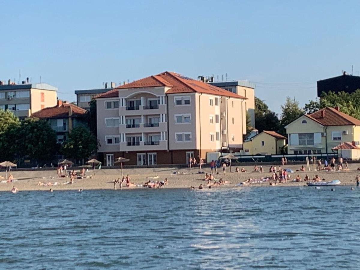 Danubiana Apartments 5 Кладово Экстерьер фото